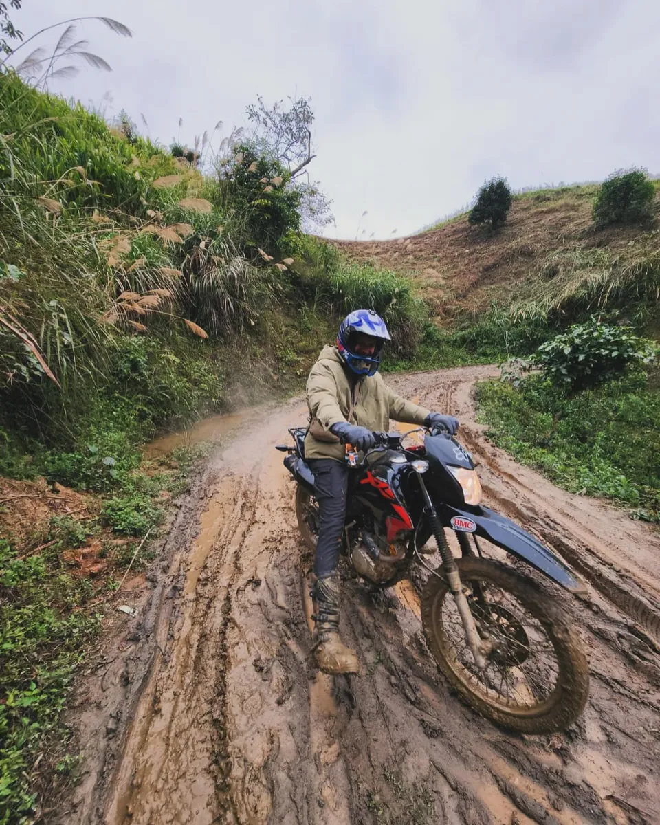 Honda XR150 on the road